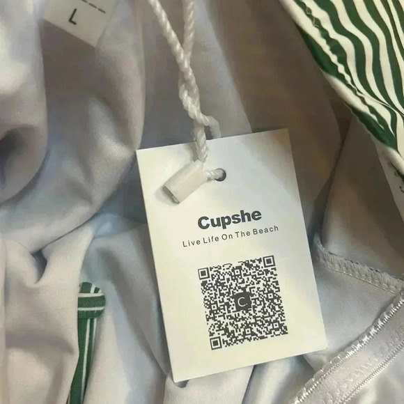 Cupshe Roman Holiday Lace One Piece Swimsuit size Large New with Tags NWT - Picture 8 of 10